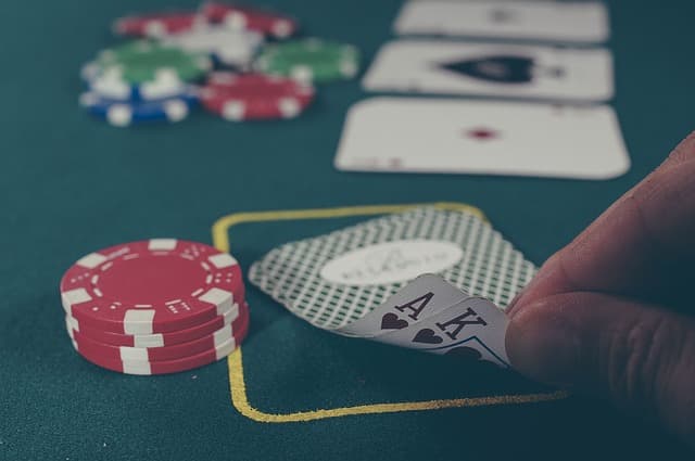Pokerin säännöt ja kädet